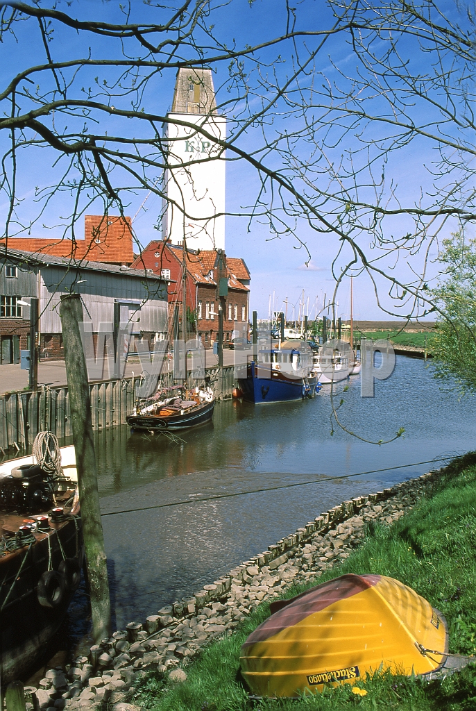 Elbe Freiburg.jpg - Hafen von Freiburg an der Unterelbe